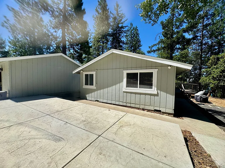 4425 Sierra Springs Dr — Photo 49
