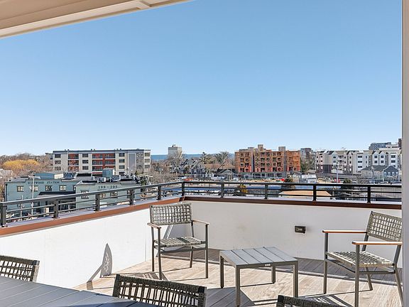 5th image of 258 Morris Ave #202