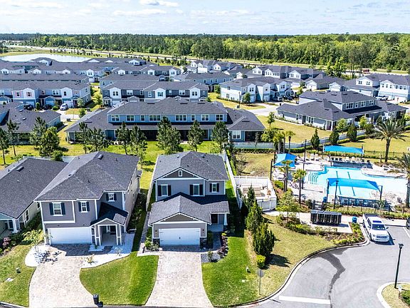 3rd image of 158 Holly Forest Dr