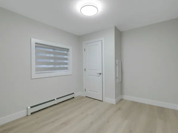 12509 77b Ave, Surrey, BC V3W 8L9