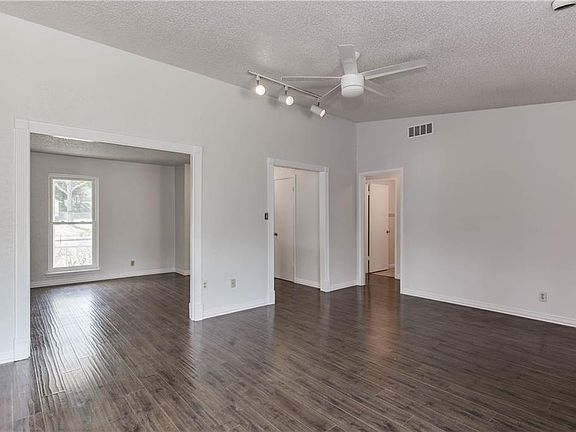 5th image of 1310 Warrington Dr