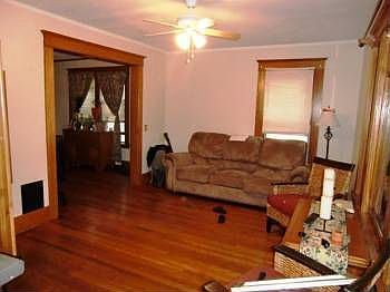 5th image of 604 Helen St
