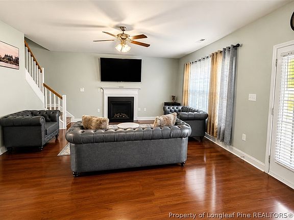 5th image of 3541 Castlefield Ln