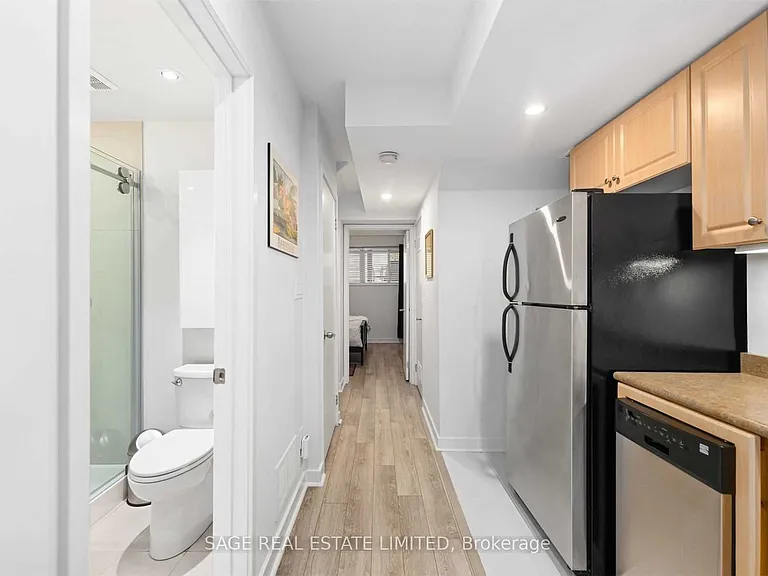 492 King St E — Photo 5