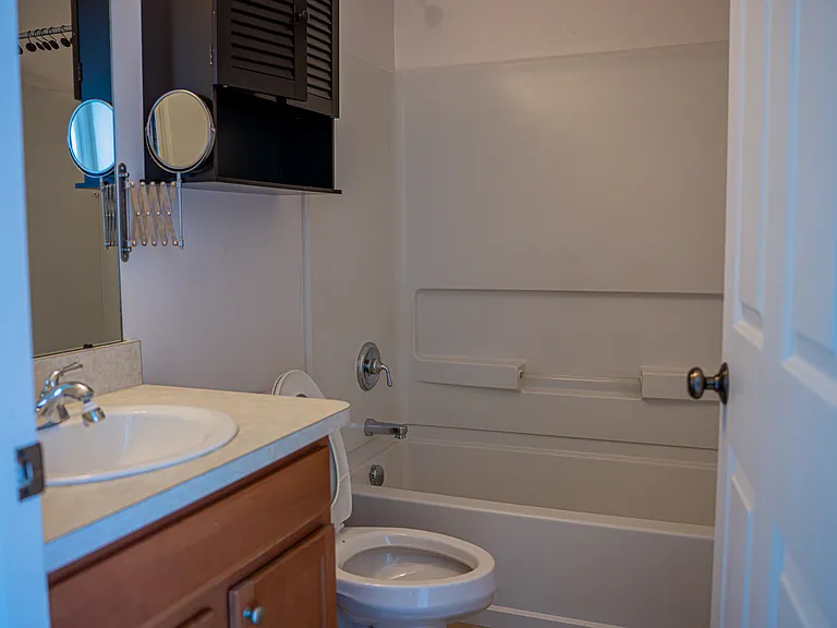 1868 Maple Park Dr W — Photo 17