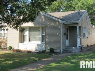 219 S Line St, Du Quoin, IL 62832