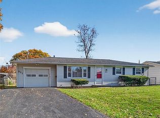 371 Mount Ridge Cir, Rochester, NY 14616
