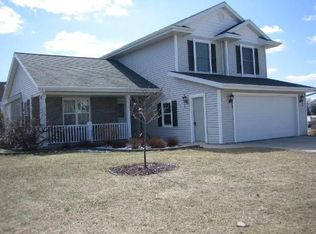 1126 Saint Kilian Pkwy, Hartford, WI 53027