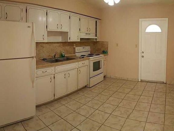 3rd image of 910 NW 24th Ave #912