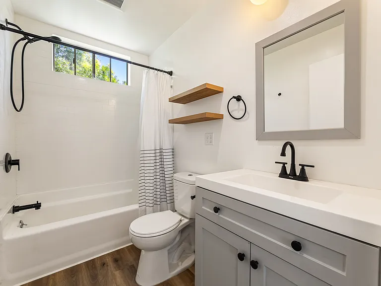 801 S Burnside Ave #1 — Photo 13