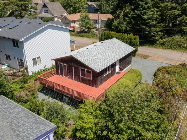 195 S Palisade St, Rockaway Beach, OR 97136