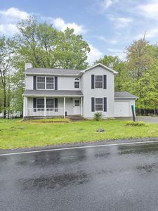 1120 Country Place Dr, Tobyhanna, PA, 18466