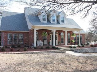 809 Summerlin Dr, Granbury, TX 76048