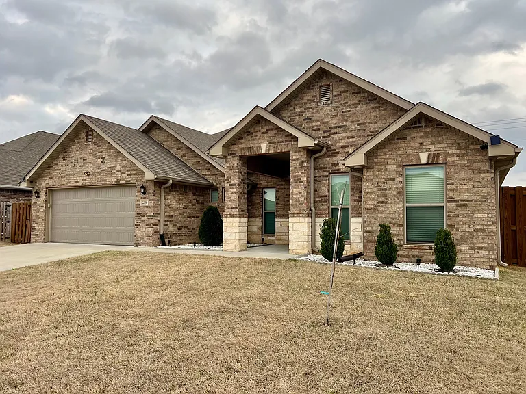 2350 Cameo Ln — Photo 3