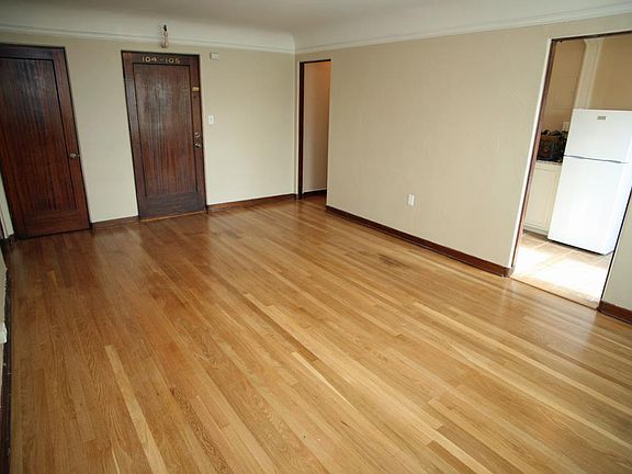 4th image of 222 Summit Ave E #202
