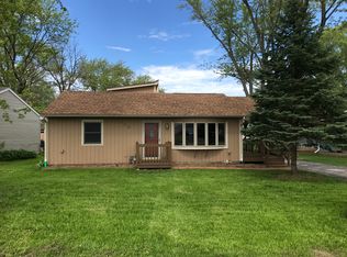 359 Lakewood Dr, Antioch, IL 60002