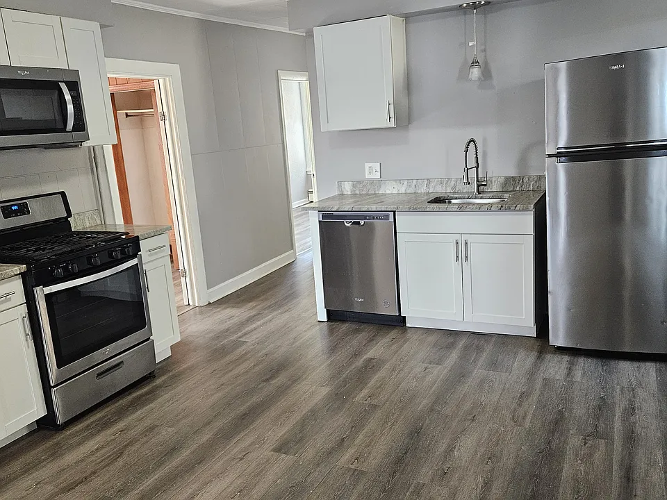 16 West St #2