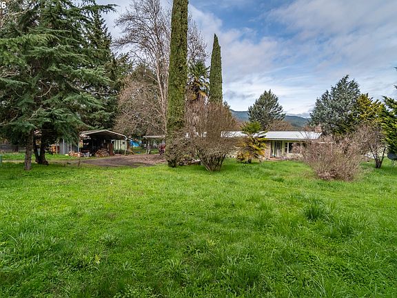 4th image of 3161 Glenbrook Loop Rd