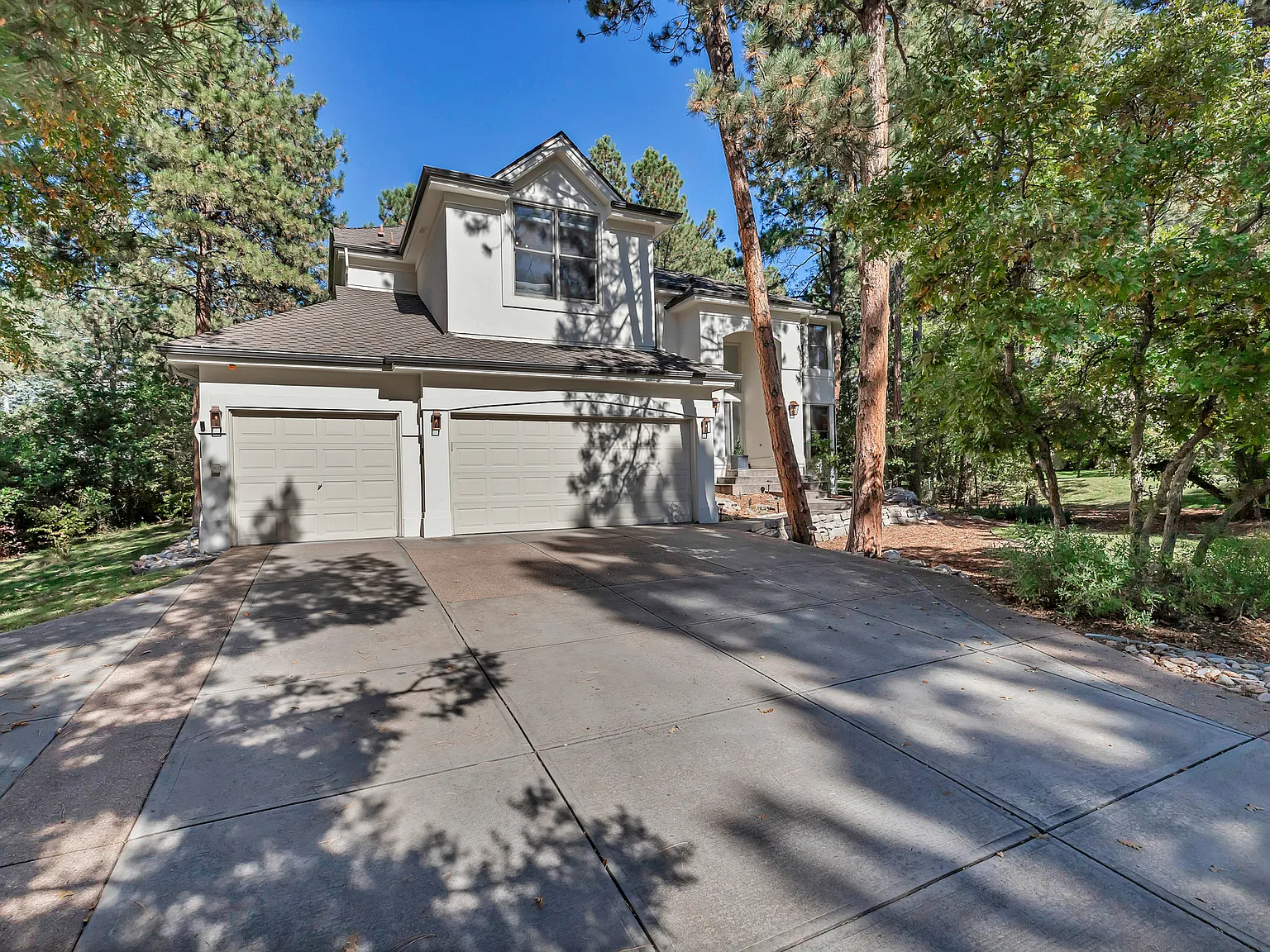 4 bed, 4610 sqft, $7,000 — Photo 3