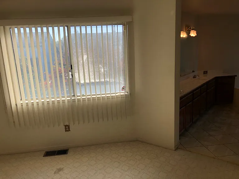 3404 Jamestown Dr — Photo 14