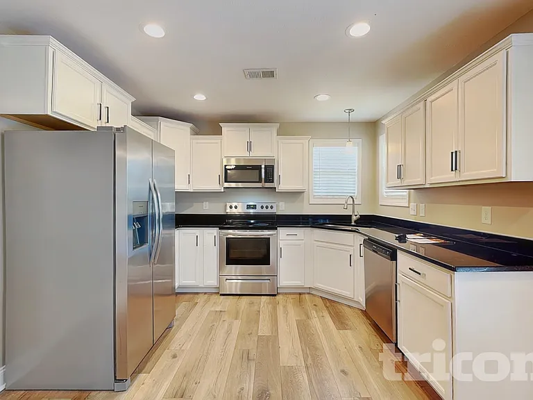 1063 Spicer Dr — Photo 5