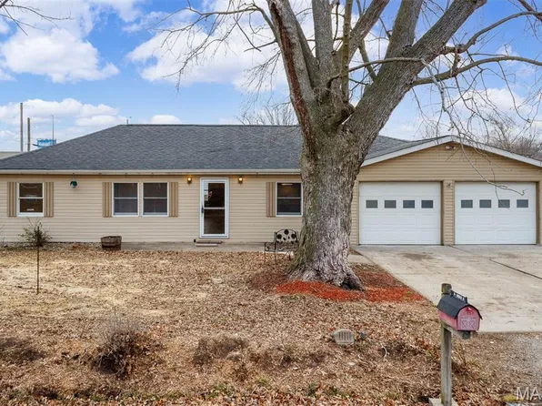 54 Lincoln Ln, Highland, IL 62249