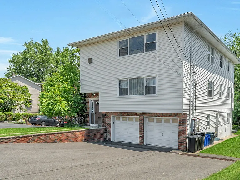 726 Saddle River Rd #2 — Photo 35
