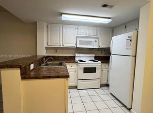 Coral Pointe Townhomes Co, Miami, FL 33126