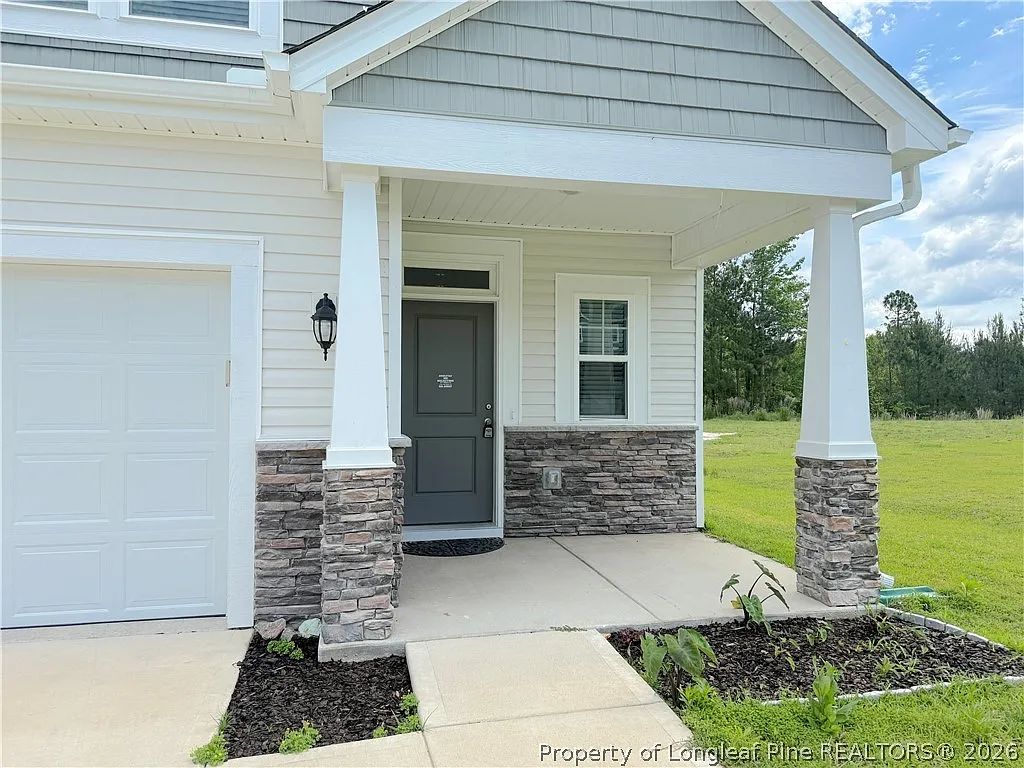 4 bed, 2.5 bath, 1974 sqft, $1,850 — Photo 3