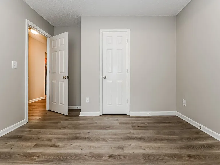 5467 Sapphire Cir — Photo 14