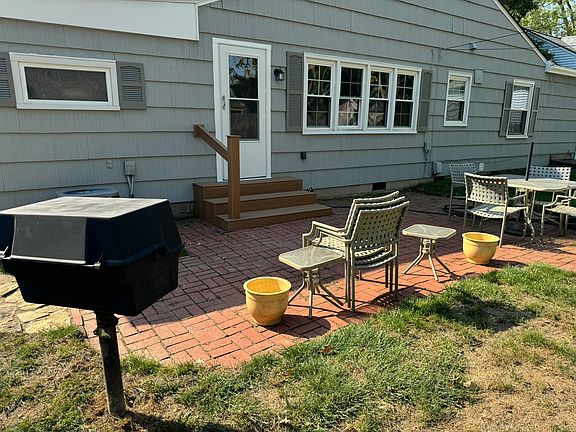 2nd image of 472 S Selby Blvd