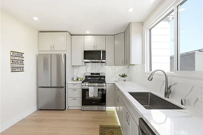 2 bed, 980 sqft, $4,800 — Photo 3