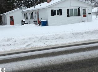 1204 Chestnut St, Cadillac, MI 49601