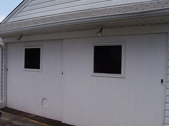 2nd image of 1424 Wellsley St NW