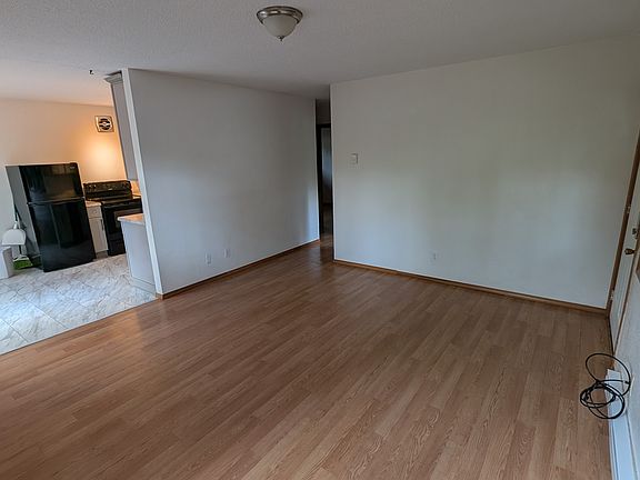 5th image of 716 NE 64th Ave