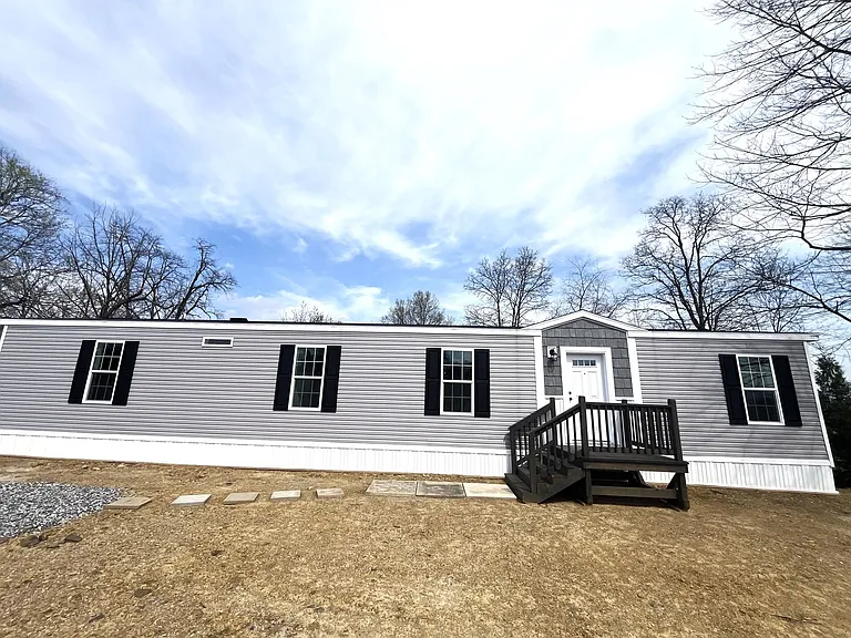 1315 Edenville Rd — Photo 17