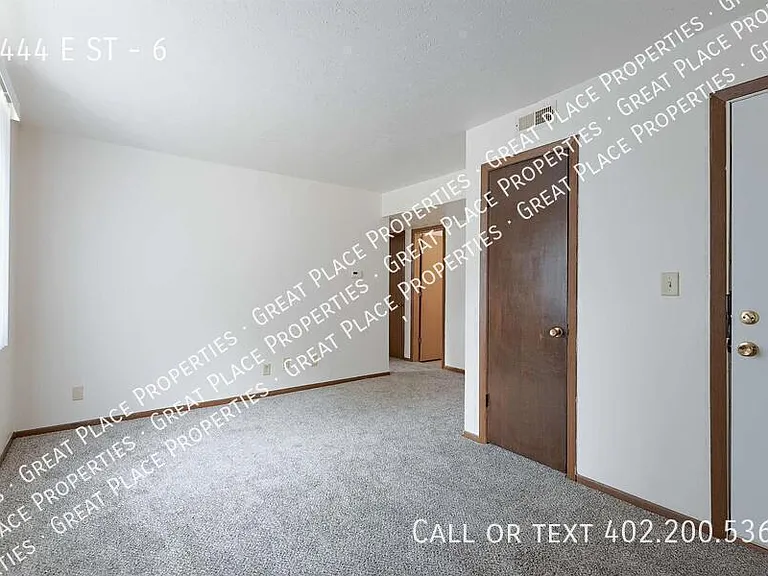 2444 E St #6 — Photo 12