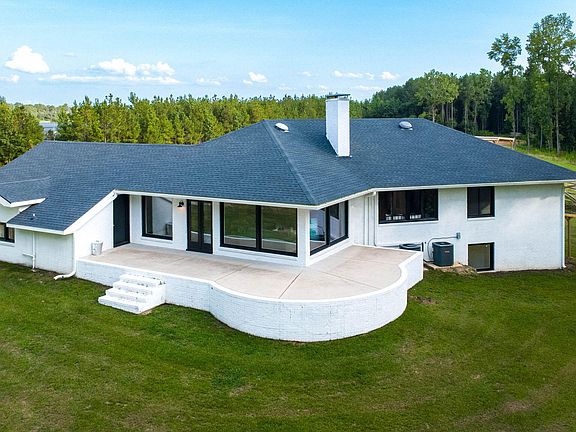 2nd image of 820 Saint Pauls Drive