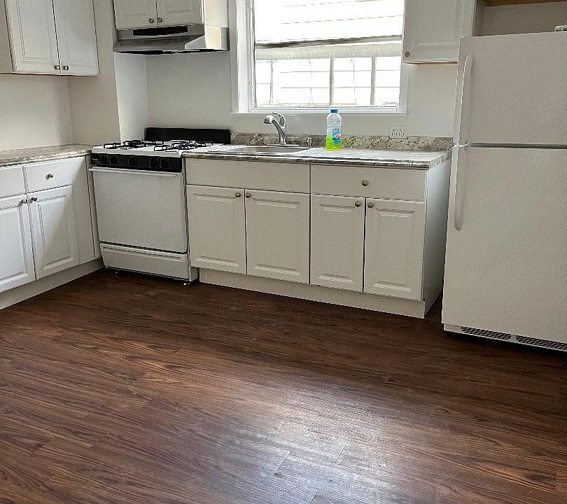 1st image of 378 Broad St #A