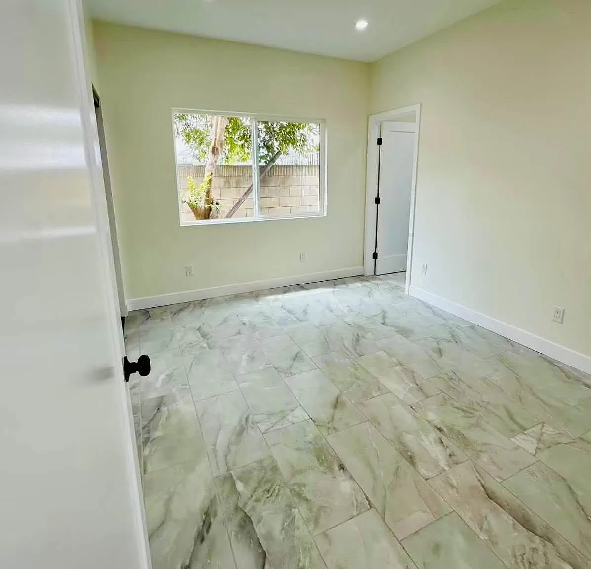 4 bed, 1200 sqft, $3,750 — Photo 4