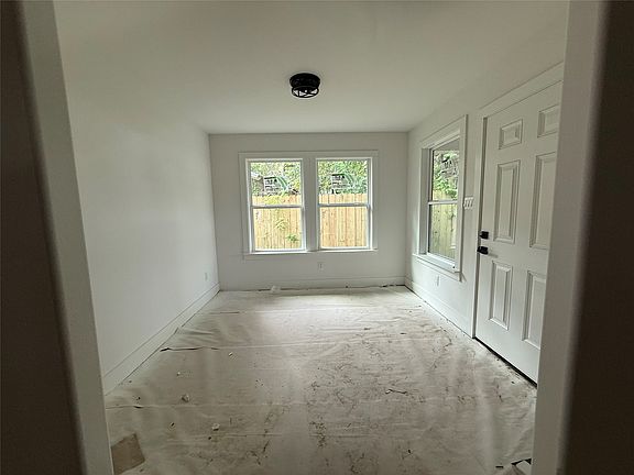 4th image of 2703 Springdale St