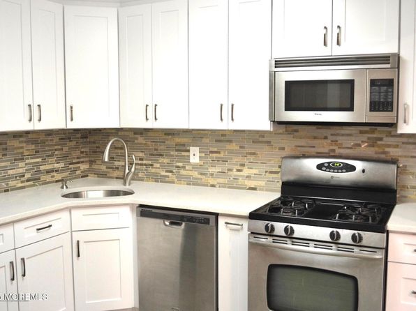 15 Interlaken Ct UNIT 6