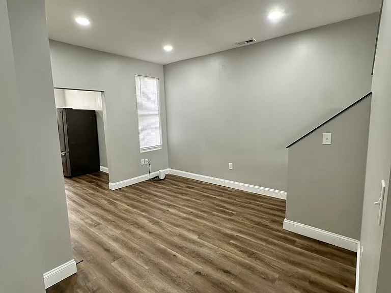 3004 Overland Ave — Photo 6