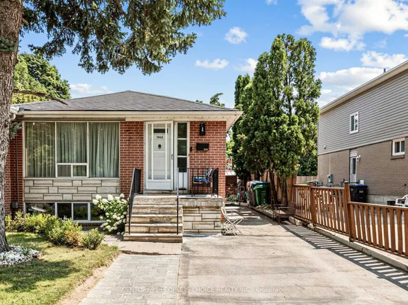 1465 Glen Rutley Cir, Mississauga, ON L4X 1Z8