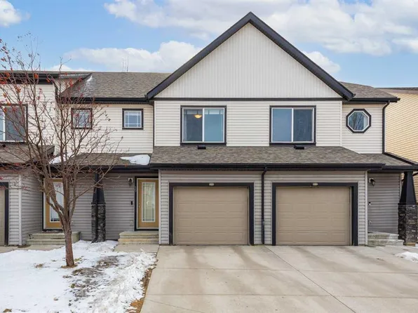 15 E Copperpond Lndg SE, Calgary, AB T2Z 1G6