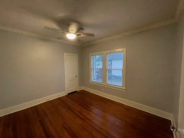 1012 Peddie St — Photo 14