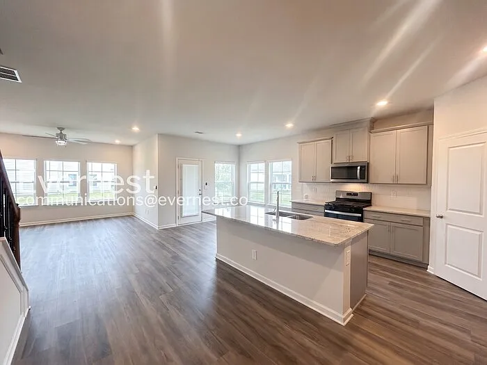 7762 Plymouth Dr — Photo 3