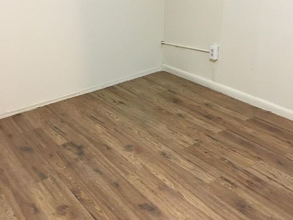 5th image of 151 Moselle St