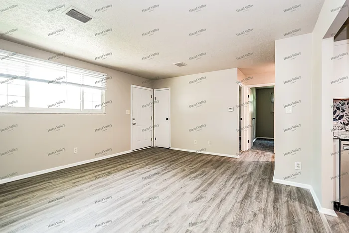 5203 Drivemere Rd — Photo 4