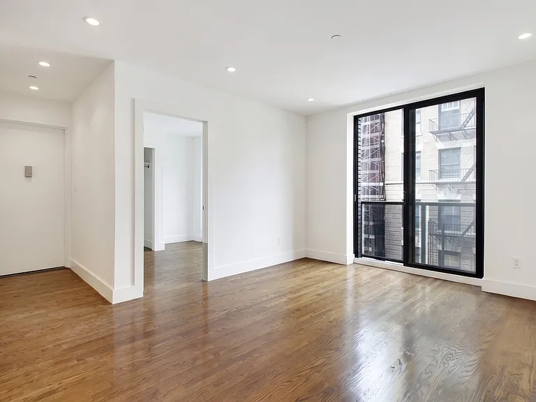 212 W 20th St #5F — Photo 1
